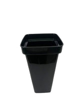 Vaza patrata din plastic
